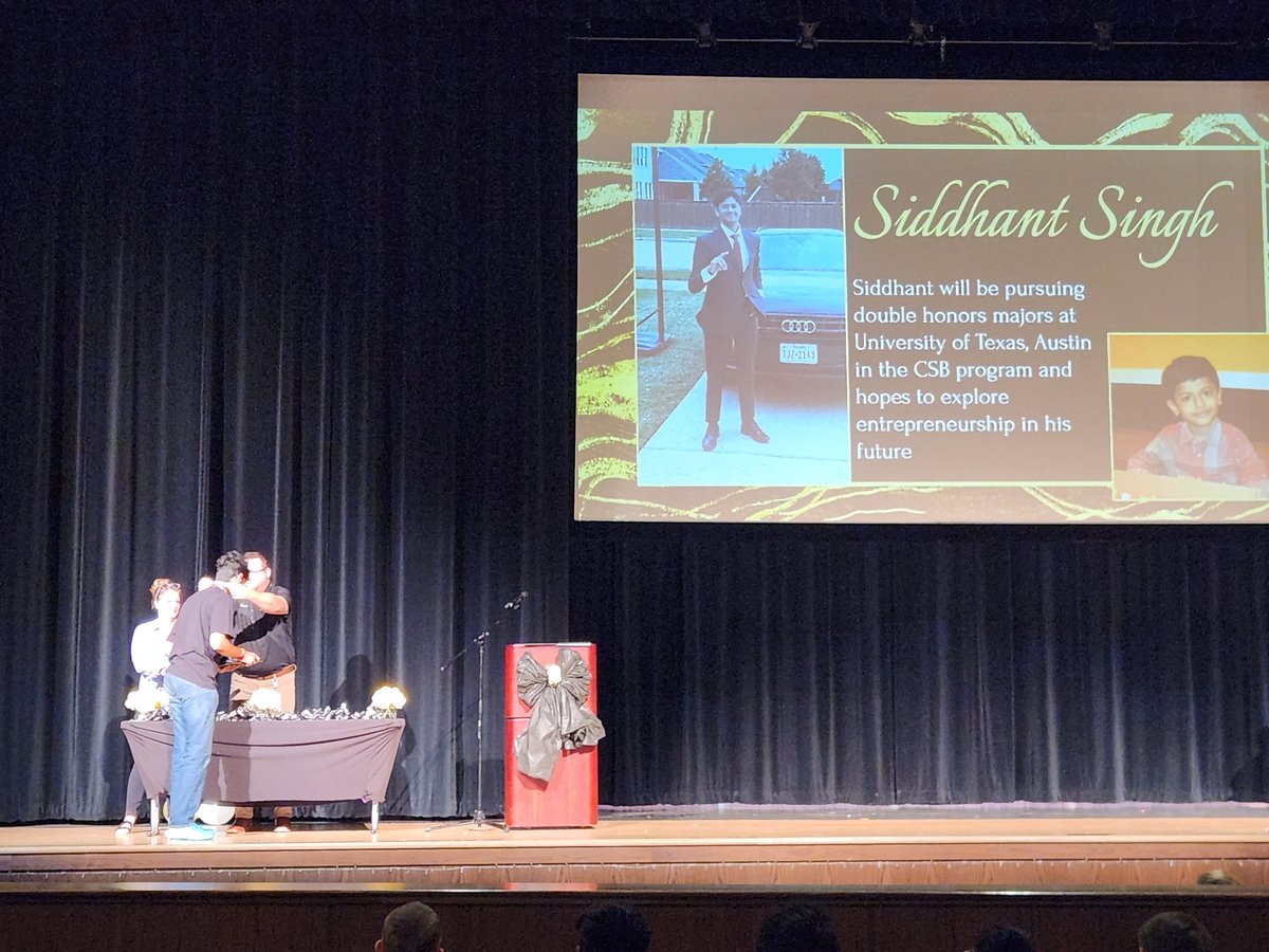 Our @2018Memorial Valedictorian is Siddhant Singh. Congrats, young man! Go be great!