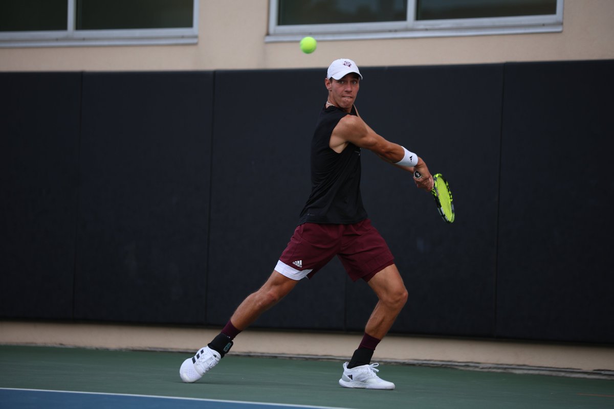 Keep fighting👍 1️⃣Roddick⬇️4-5 2️⃣Perego⬇️3-6, 0-0 3️⃣Tokac⬇️3-5 4️⃣Pires⬇️3-6, 0-0 5️⃣Casper⬇️0-6, 0-0 6️⃣Skrobarcek⬇️3-6, 0-0 #GigEm | #BTHOtu