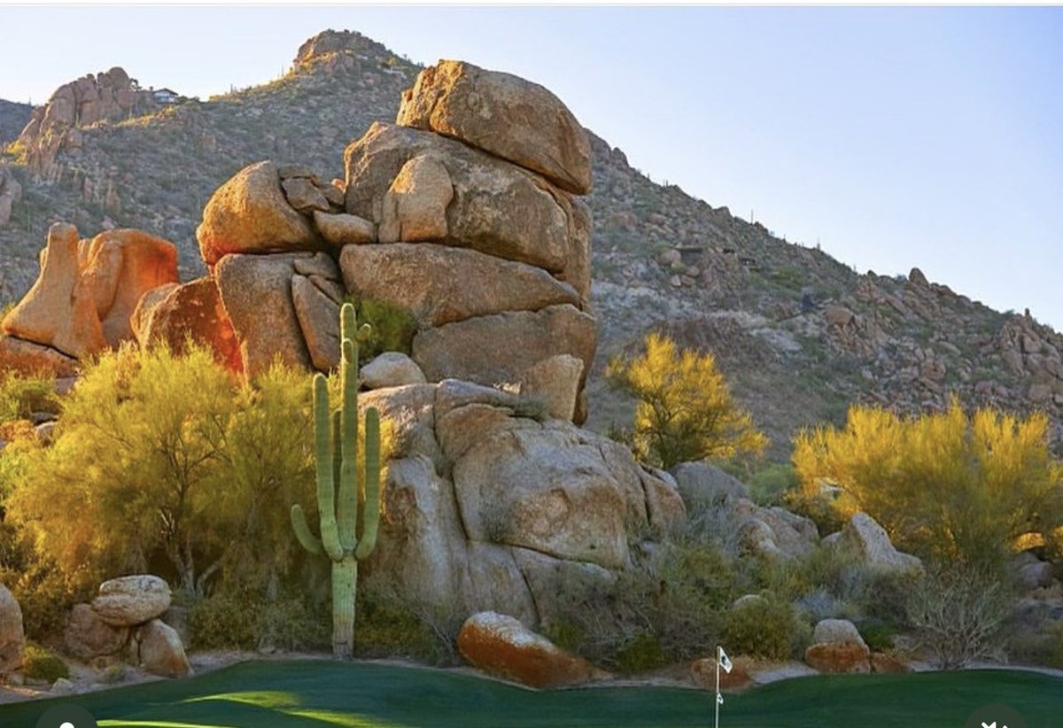 ⛳️🌵In honor of National Golf Day. Enjoy a round with us on your next visit to AZ. #bestofboulders #golflife #az #golfclub #scottsdalegolf #staycation #bucketlist #igers #igtravel #views #vacation #golfcourse #golfcoursphotography