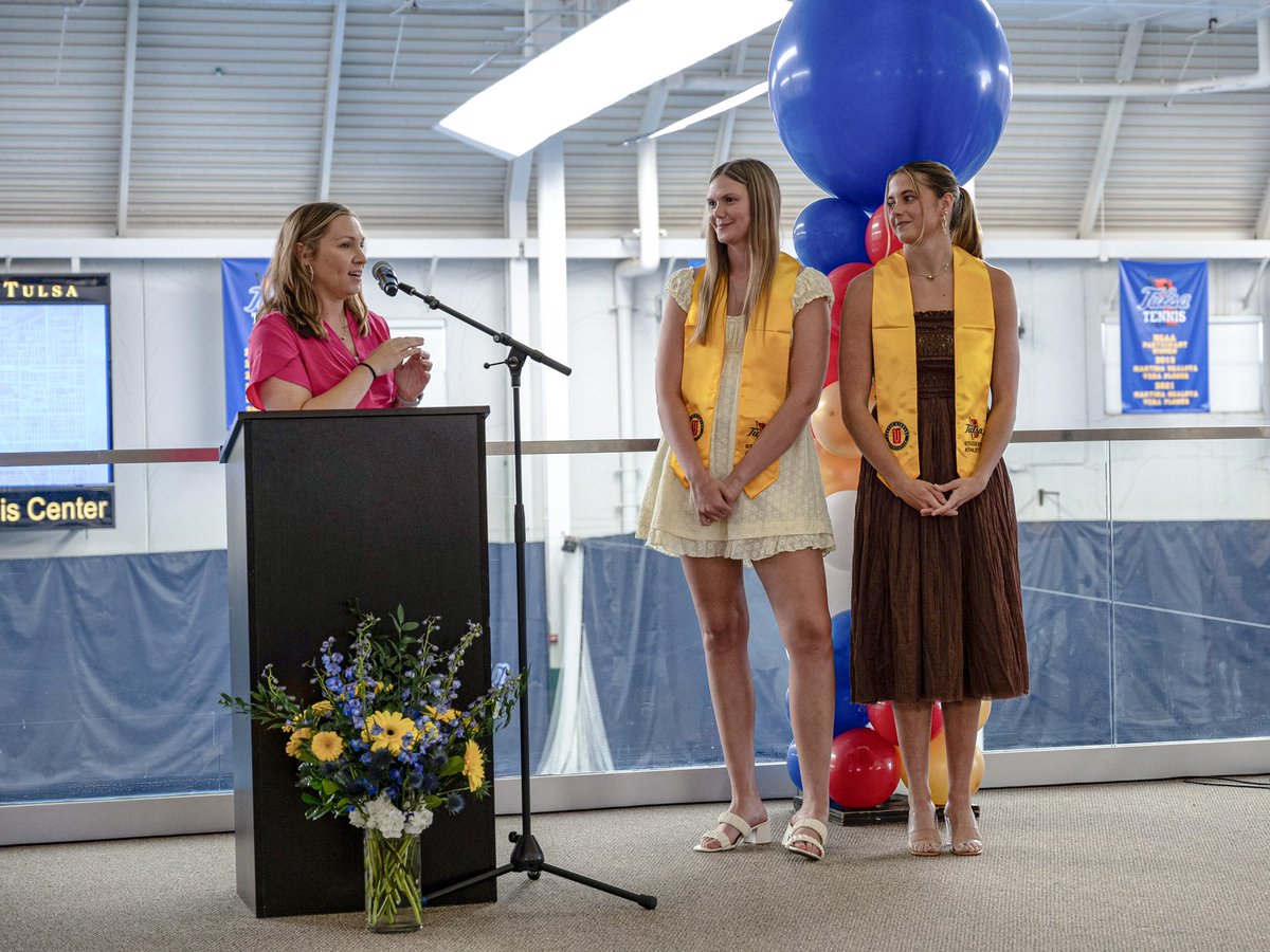 Congratulations to our graduates for graduating this weekend! 🎉

Not pictured: Kayley Cassaday #ReignCane