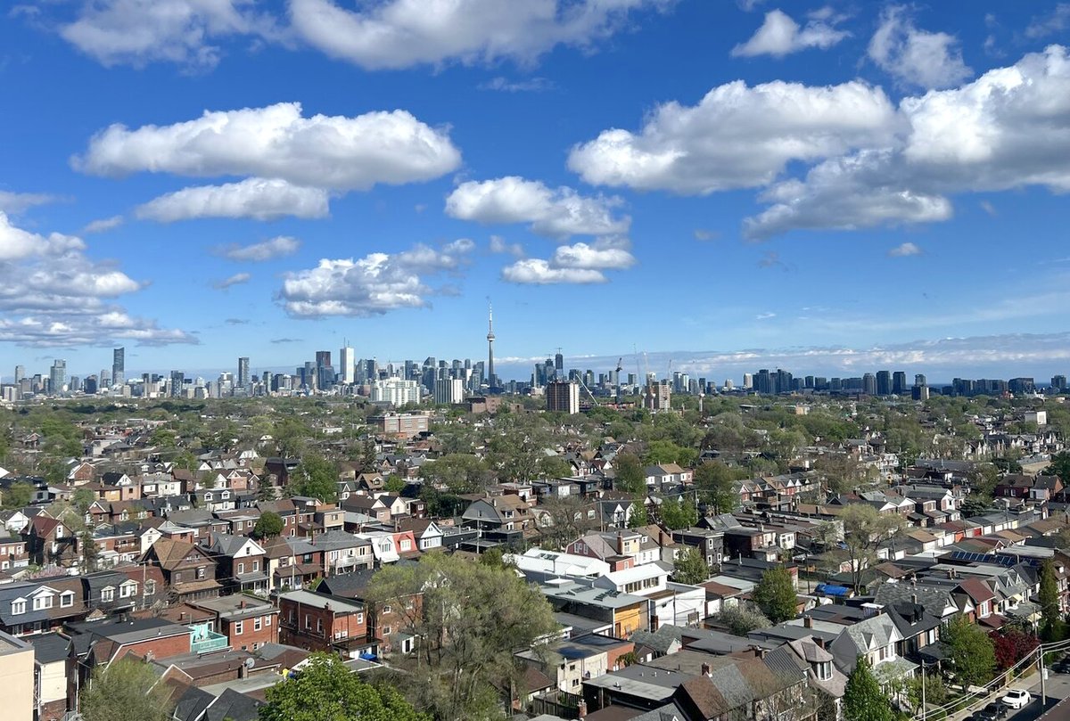 ☁️ West end to the horizon #Toronto #skyline #DailyPhoto