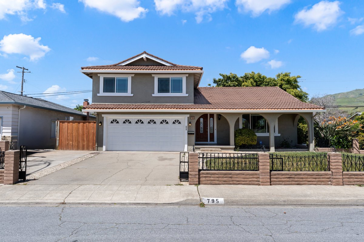 Single Family Home for Sale in Milpitas CA: 795 Russell Ln. | Silicon Va... youtu.be/KnY0iYLmfVI?si… #milpitas #homeforsale #milpitashomes #bayareahomes #bayareahomes
