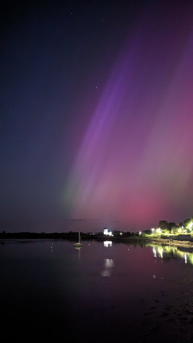 Aurora over Kinvara Pier and Dunguaire Castle 

#thisisgalway
#visitgalway
#Auroraborealis