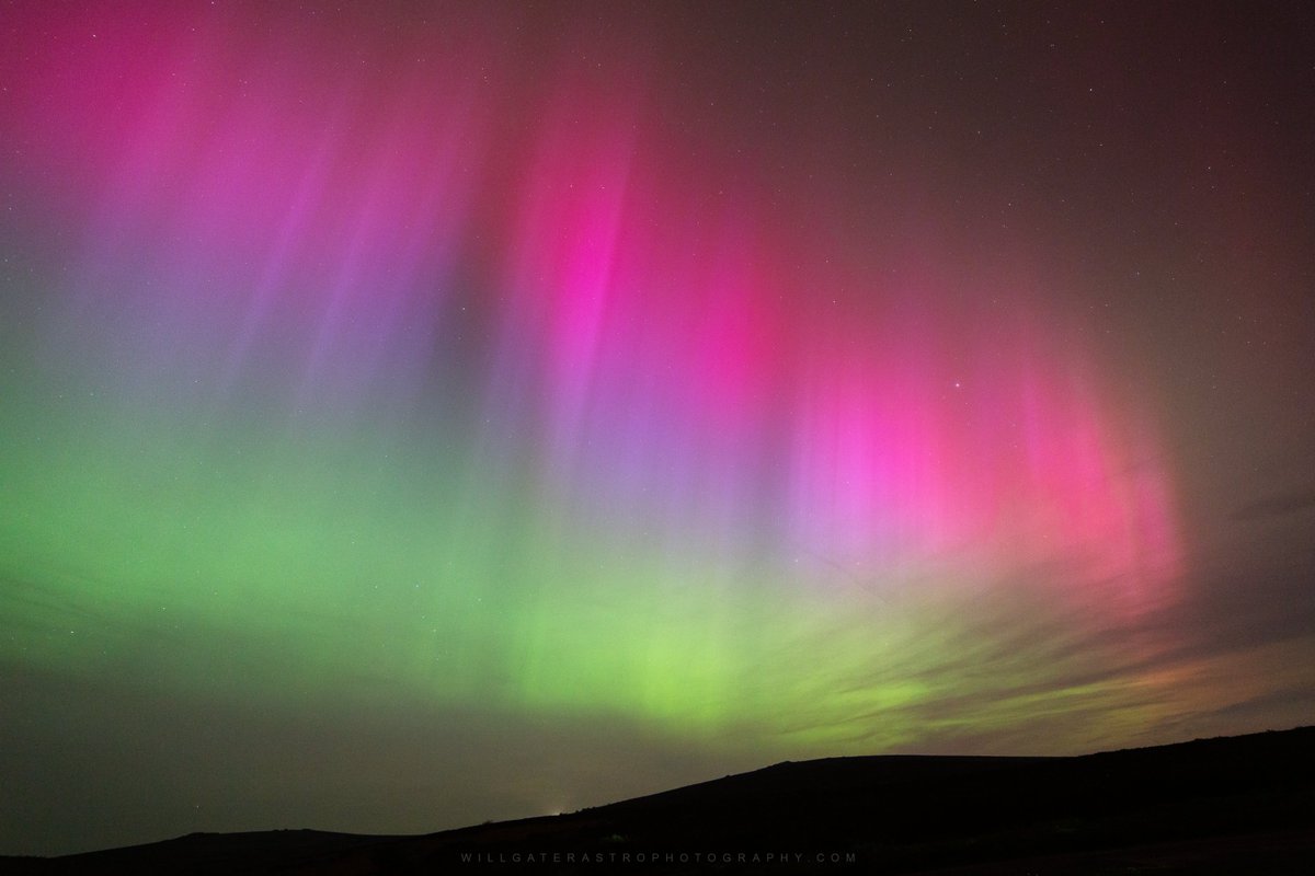 A quick process of four images from tonight's breathtaking #NorthernLights display, as seen from Dartmoor National Park in Devon (latitude 50°N). Now to get some sleep...😴