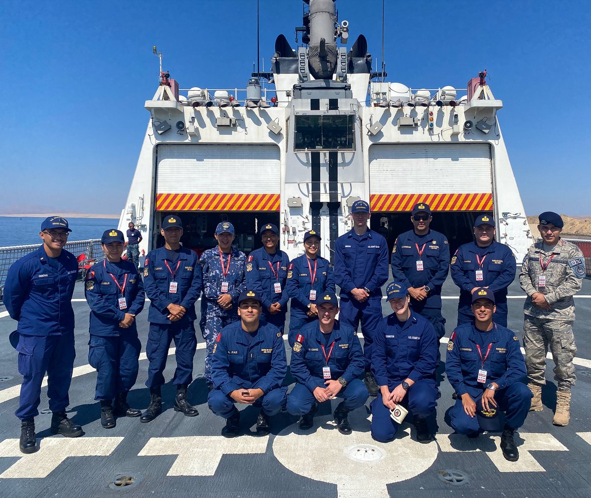 This week, members of #USCG Cutter Munro hosted a cutter tour with junior officers from the Peruvian, Mexican, and Bolivian Navy. Following their port visit in Pisco, Peru, the Munro's crew and Peruvian Coast Guard swiftly responded to an actual SAR case.https://t.co/O43vZ64cZu https://t.co/yyY6gsvsAg