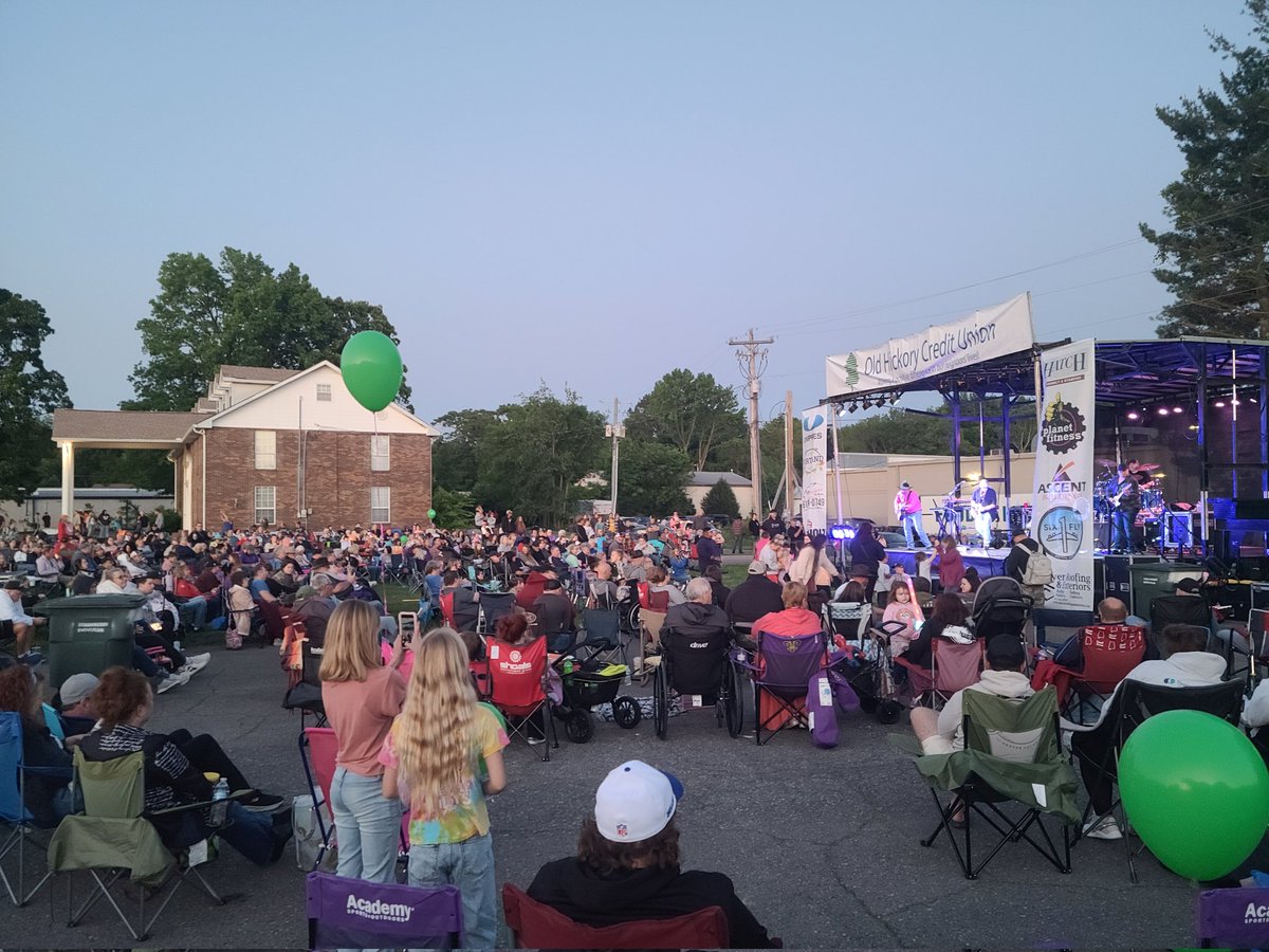 Great night at the Portland Strawberry Festival, Garth Brooks tribute band with a few thousand of our friends. Come join us tomorrow for the main event, 5K and pancakes in the morning, festival all day downtown, then parade at 4 pm. Fun for everyone. Well done @Portlandtncofc