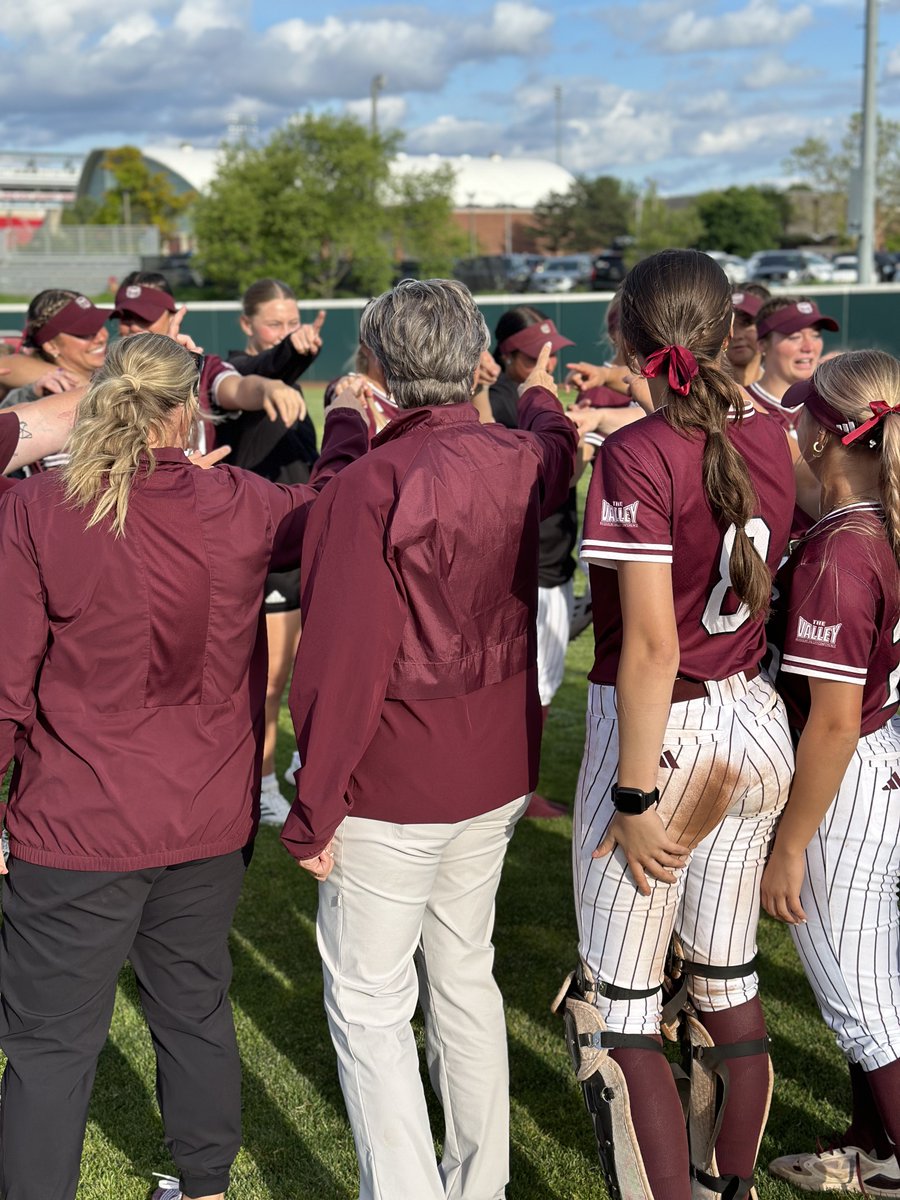 Thank you doesn't begin to cover it, but we'll try ♥️ Thank you, @HollyRHesse, for being our fearless leader for 36 seasons. For molding and inspiring generations of young women. For pouring your heart and soul into MSU and the game of softball. Bears4Life 🐻 #Team56