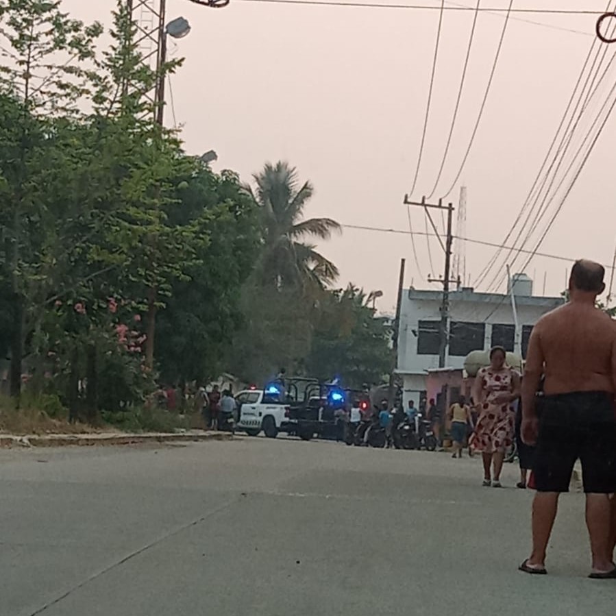 #AlMinuto⏱️ | Reportan dos personas baleadas en la zona conocida como 'La Rampa' en el municipio de #Teapa.⚠️

En la zona se encuentran las fuerzas federales y estatales.