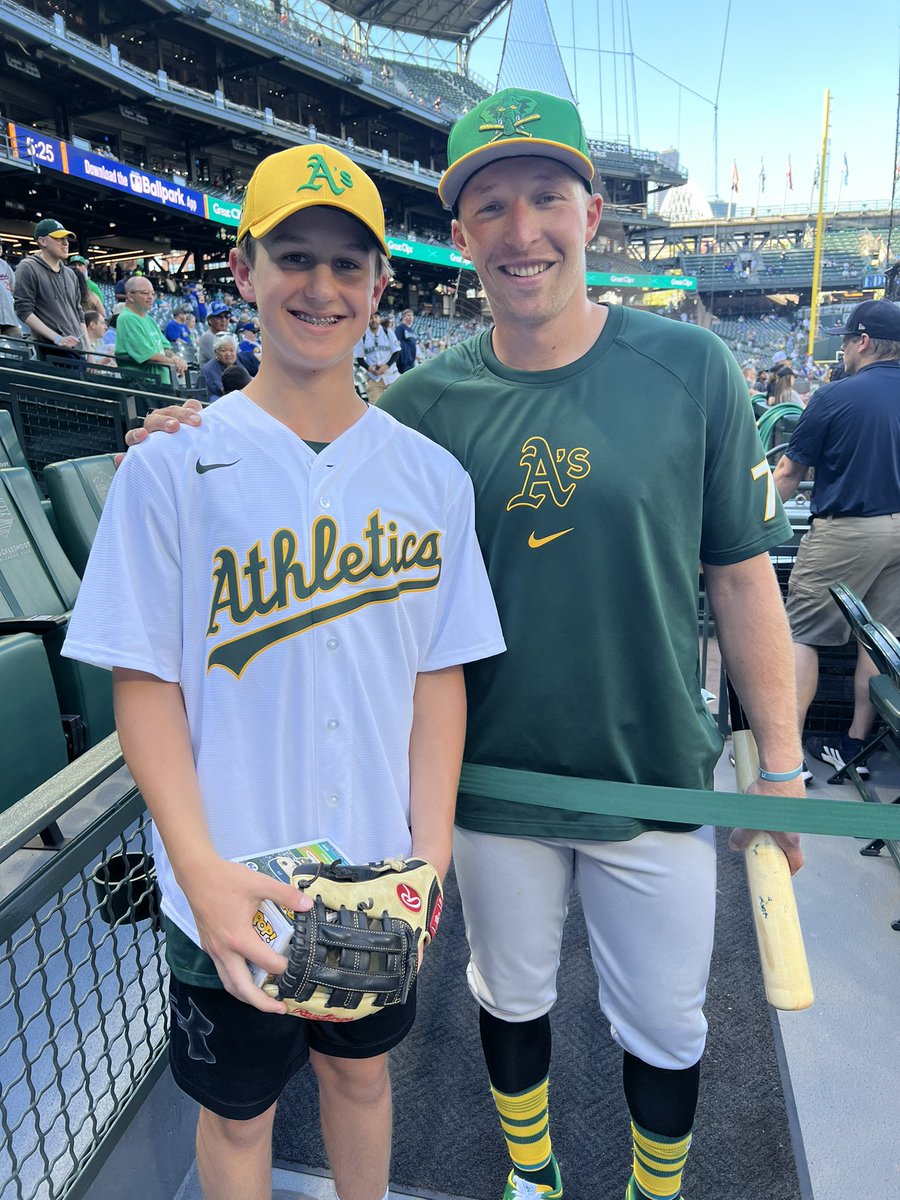 jszabo14's tweet photo. What a moment! @Brett25harris Thank you Brett! https://t.co/VJUUewREQU
