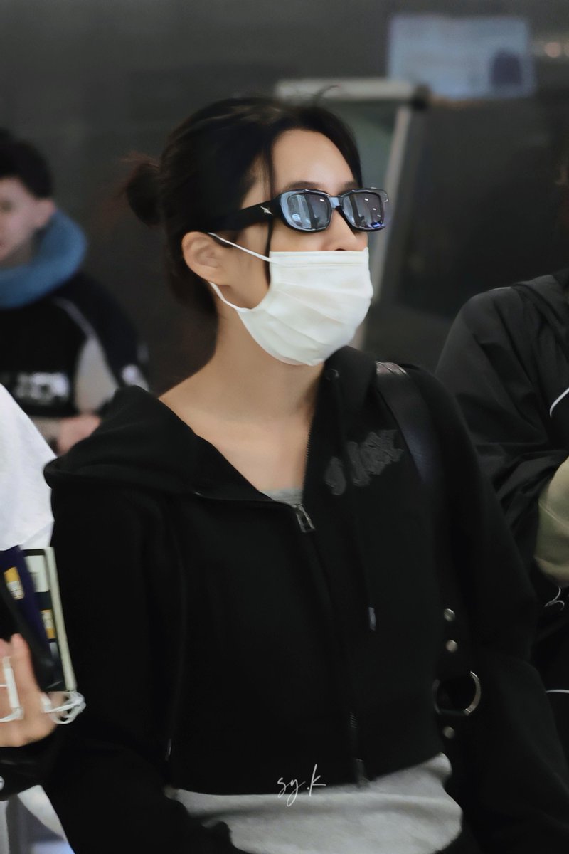 #SOYEON's arrival at JFK airport, NYC 🛬