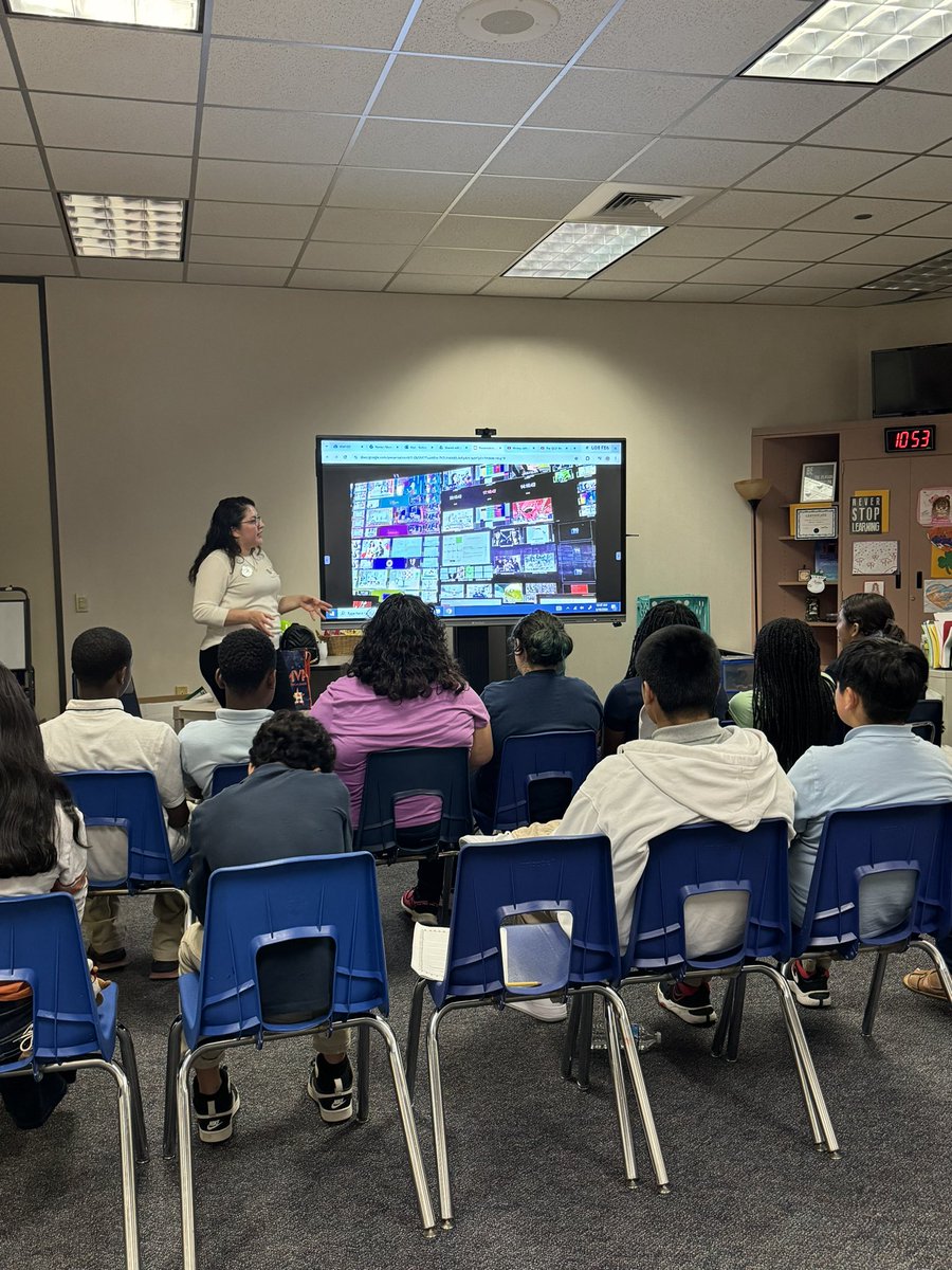 KLZ_Counselors's tweet photo. KLZ Career Day 🧡💙 Thank you to all the awesome volunteers that presented to our students today 🤗 @KLZ_PrincTukes @KlentzmanTigers https://t.co/oxcyATL3Bd