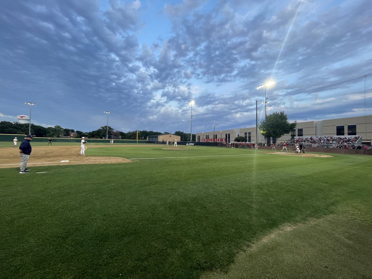 Beautiful night for some ⁦@Gvinebaseball⁩ playoff baseball! Let’s go, Mustangs!!