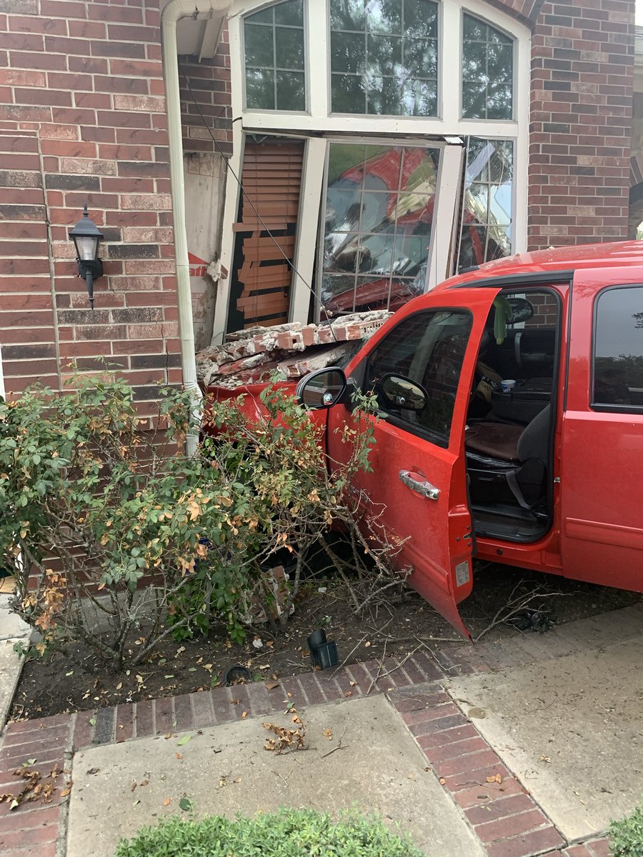 Northwest Harris county neighborhood has seen vehicles crashing into a house a gate a swimming pool due to drivers speeding through to avoid red lights #onlyonfox #fox26 #precinct1 #redlights