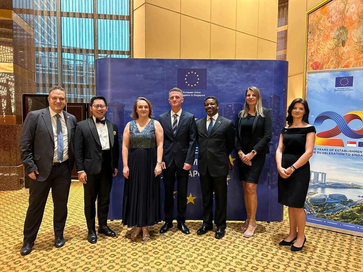Massimo Marotta (@_massimomarotta) on Twitter photo Was pleased to attend the #EuropeDay2024 Reception hosted by the <a href="/EUinSingapore/">EU in Singapore</a>, HE Ambassador <a href="/IwonaPiorkoEU/">Iwona Piórko</a>
🇪🇺🇮🇹
#EuropeDay #Europe #ItaliansinSG Was pleased to attend the #EuropeDay2024 Reception hosted by the <a href="/EUinSingapore/">EU in Singapore</a>, HE Ambassador <a href="/IwonaPiorkoEU/">Iwona Piórko</a>
🇪🇺🇮🇹
#EuropeDay #Europe #ItaliansinSG