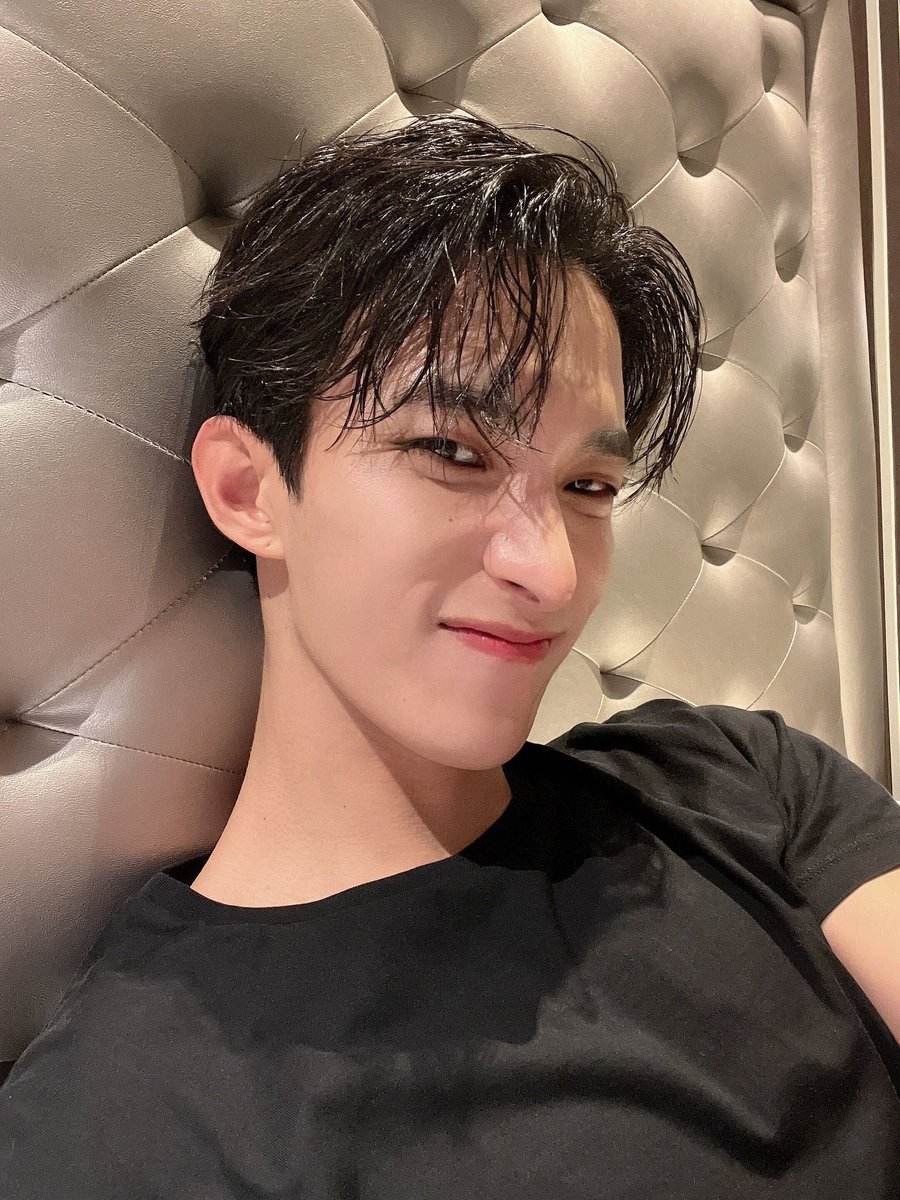 Dokyeom tweet media