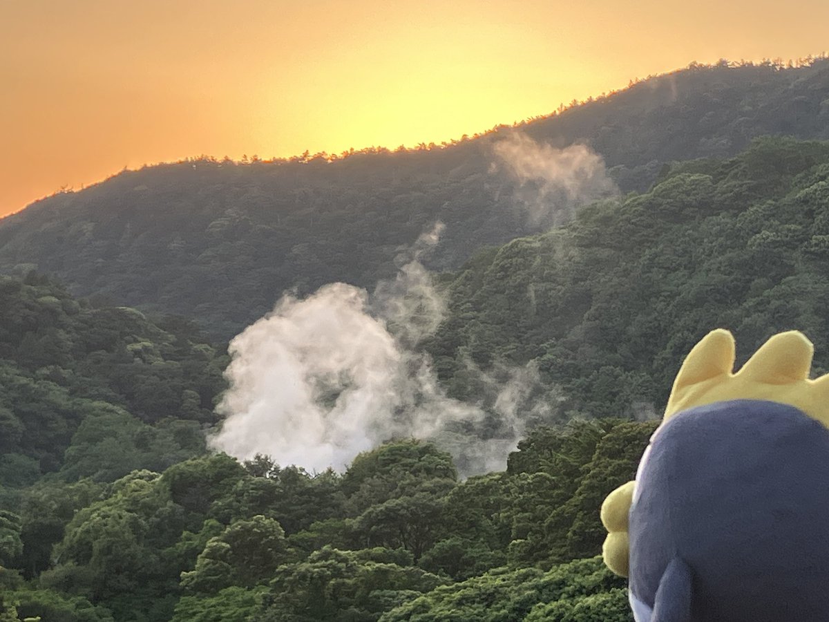 硫黄谷のあたりですぞ〜👀
その名の通り硫黄のにおいが漂ってましたよ

#くもジロー #出張シリーズ #鹿児島