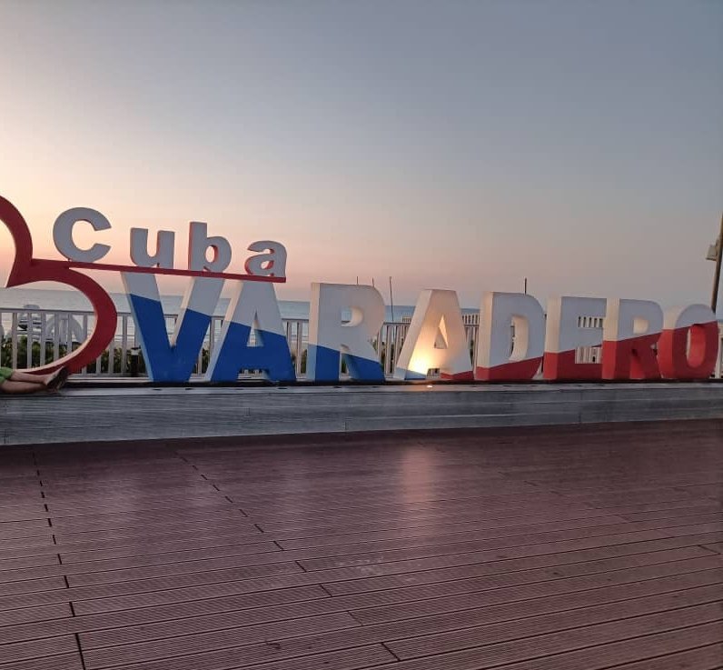 @DeZurdaTeam_ #PorTiMadreYo voy hasta el fin del mundo #Cuba 🇨🇺