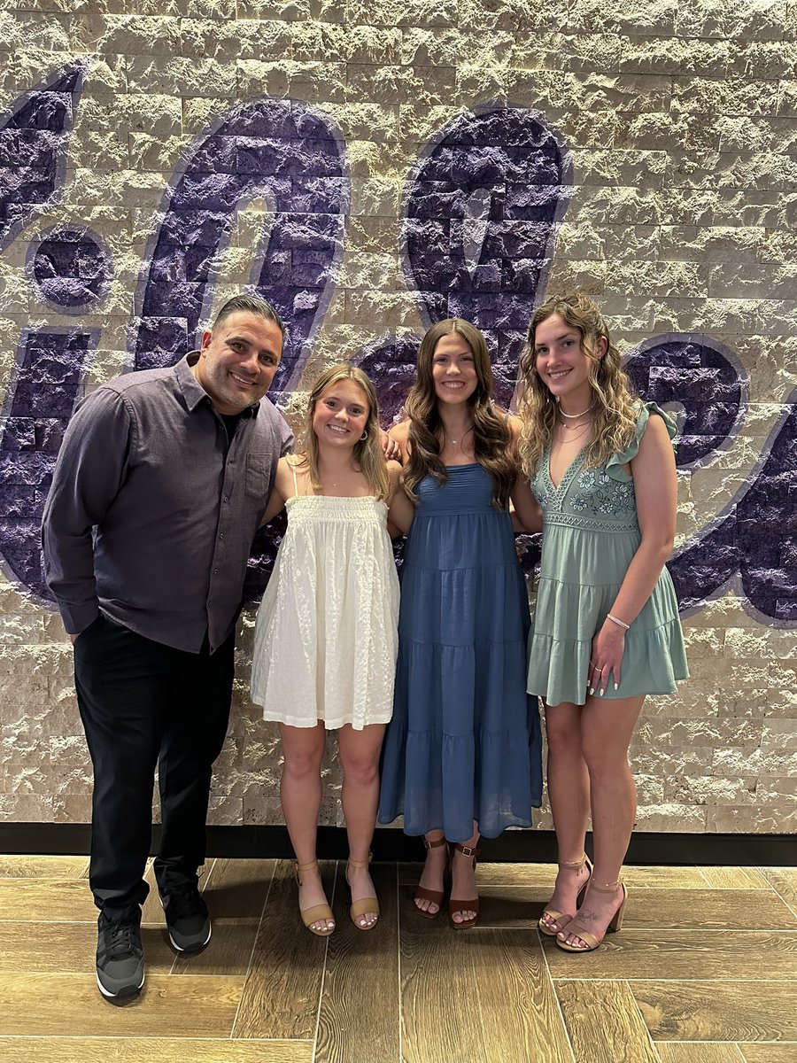 Congrats to our spring @KStateSOC graduates!!! 🎓 @porterlist15 @Keila5G @_erin_morrissey . Wishing you the best! Once a cat, always a cat!!!