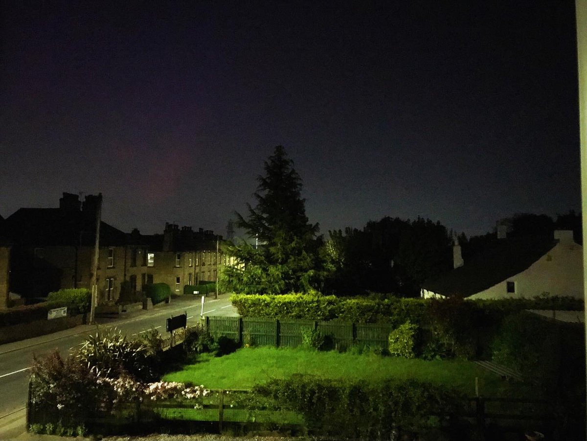 I know I should go to sleep, but I can’t help peeping out of the window #northernlights #liversedge