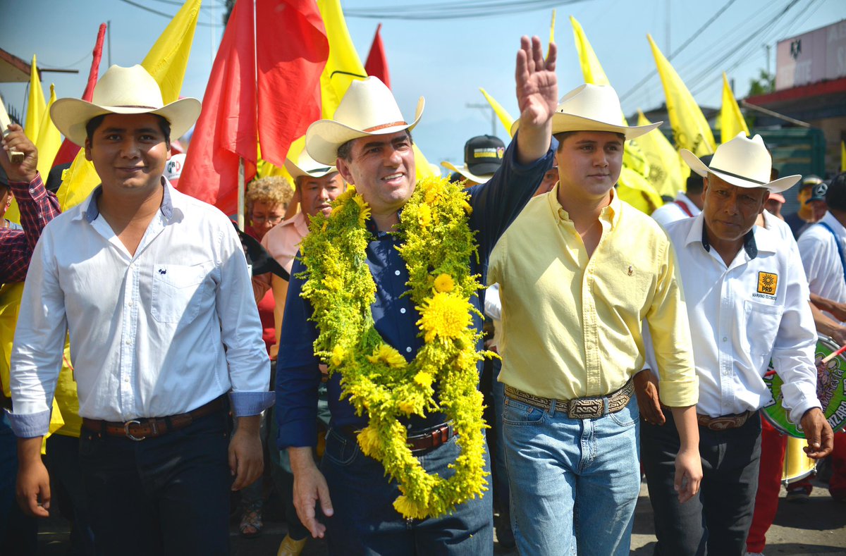 Pepe_Yunes's tweet photo. Con este cariño, fuerza y respaldo de #MarianoEscobedo, iremos por el cambio este 2 de junio. ¡GRACIAS por el cálido recibimiento! 
.
.
#GobernadorDeVerdad #PepeGobernador  #Veracruz https://t.co/a1RdEYs4fY