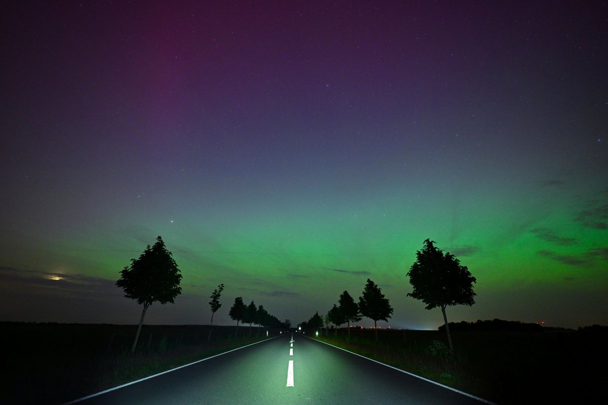 Images of the northern lights tonight in England, Germany and Switzerland 😍 (Associated Press photos)