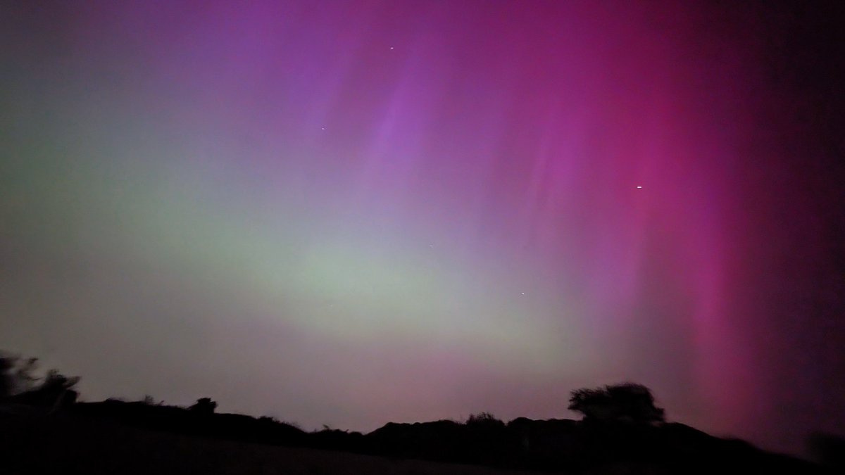 Pete Henson 💙 🏹 (@petehenson) on Twitter photo #NorthernLights Near #Exmouth #Devon earlier. Absolutely amazing to see this on the South Coast! #Aurora #SolarStorm <a href="/BBCSpotlight/">BBC South West</a> <a href="/itvwestcountry/">ITV News West Country</a> #NorthernLights Near #Exmouth #Devon earlier. Absolutely amazing to see this on the South Coast! #Aurora #SolarStorm <a href="/BBCSpotlight/">BBC South West</a> <a href="/itvwestcountry/">ITV News West Country</a>