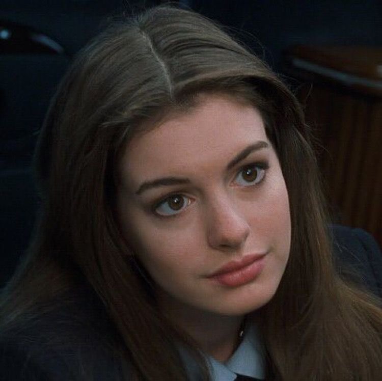 anne hathaway in the princess diaries
