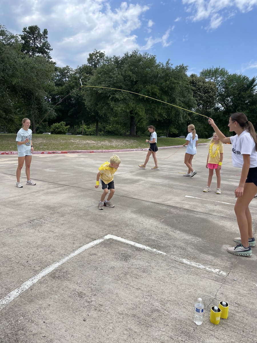 The ladies jump rope station was a success at the Lone Star Field Day!!! Might have found a few future Track Stars!!! 
#FindAWay🦁