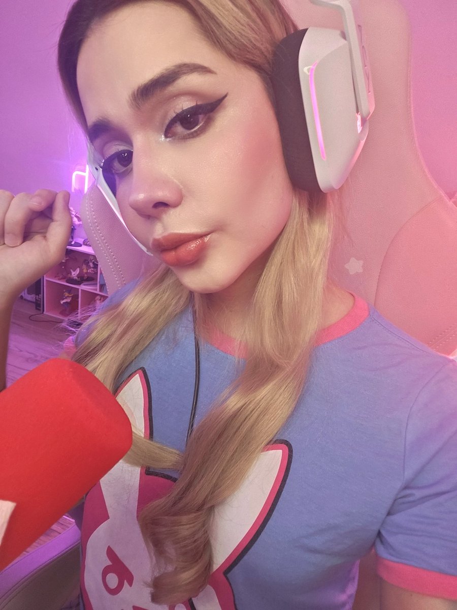 Si vienes te crece el nepe twitch.tv/crystalmolly