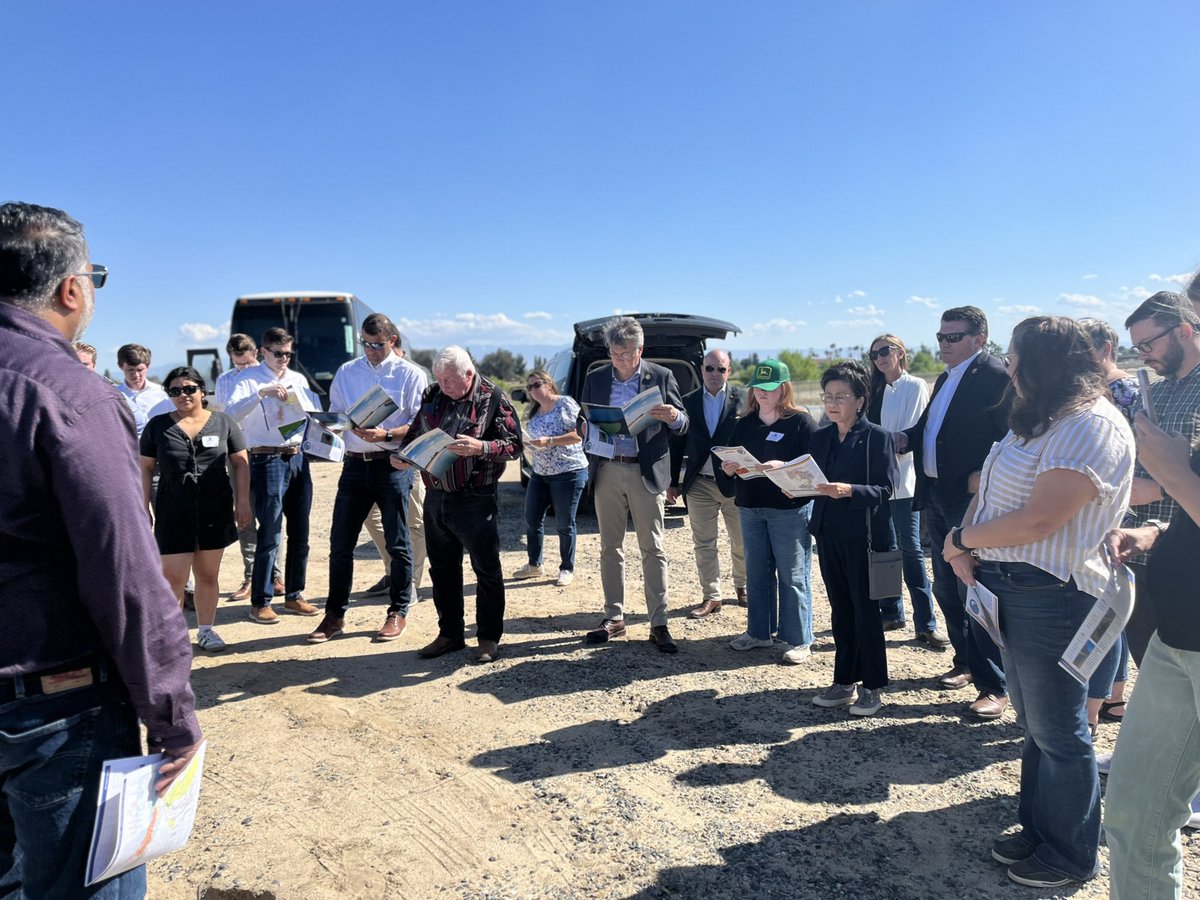 Final stop: learning more about our canals, subsidence issues, and water deliveries with Arvin-Edison Water Storage District & @FriantWater. We need to ensure our communities and farmers have access to reliable & affordable surface and groundwater supplies.