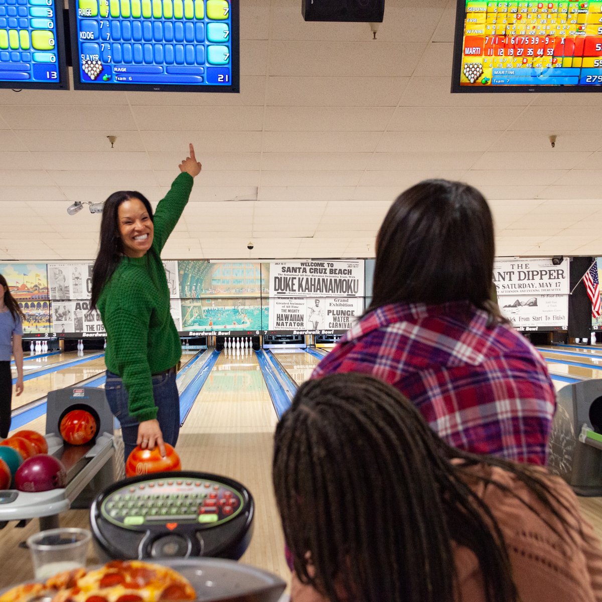 In celebration of Mother's Day, moms bowl for FREE this Sunday, May 12 at the Boardwalk Bowl with a paying family member! Visit bit.ly/Mayhem-s for MAYhem! specials and events. 💐🎳💗 

#BeachBoardwalk #Bowling #SantaCruz #MothersDay #MAYhem