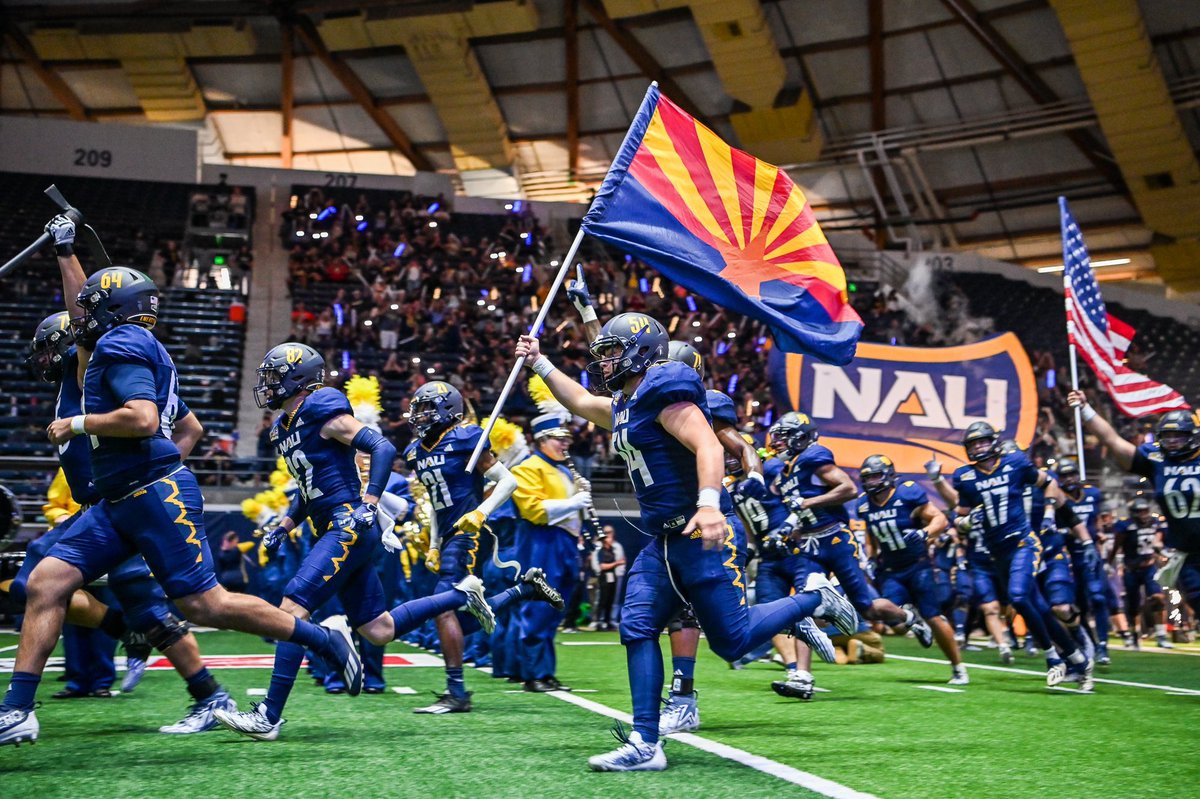 All Glory to God! After a great conversation with @CoachRobNAU , I am blessed to receive an offer from NAU! Thank you guys for believing in me! @CRamirez_PittHC @PittHSFootball @BrandonHuffman @MohrRecruiting @morisuesue @edargan4 @PGregorian