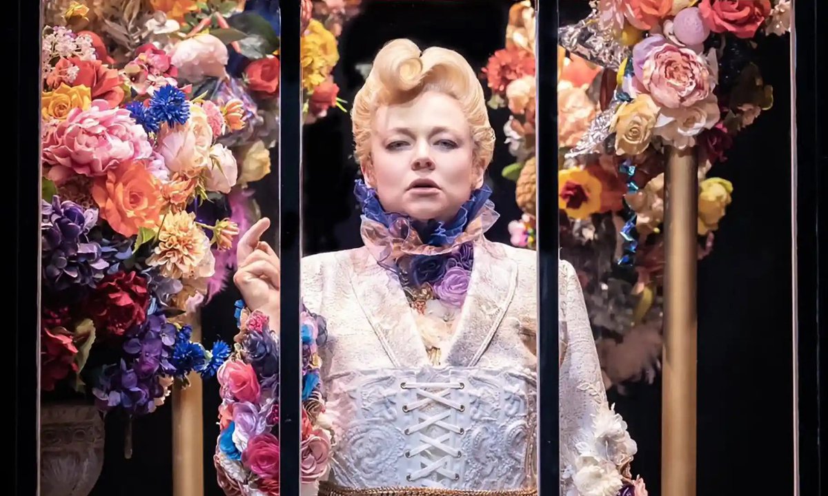 #SarahSnook looks to #Broadway in Spring 2025 for @DorianGrayPlay following record-breaking box-office @TRH_London . The @OlivierAwards winner gives 101st & final performance Sat night.See full story @DEADLINE