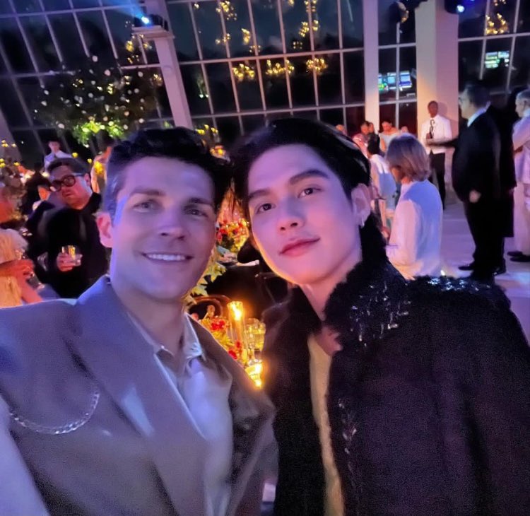 เมกันบอยหล่อออร่าแรงมาก ยิ้มหวานสุดๆ BRIGHT AT MET GALA Bright Vachirawit #MetGala #MetGala2024 #BRIGHTxMetGala #bbrightvc @bbrightvc #burberry @Burberry