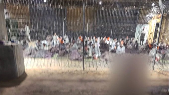 No es Auschwitz, son fotos filtradas del 'campo de detención' israelí de Sde Teiman en el desierto de Negev, dónde aplican a prisioneros palestinos los métodos de 'democratización' aprobados por la CIA en Guantánamo.