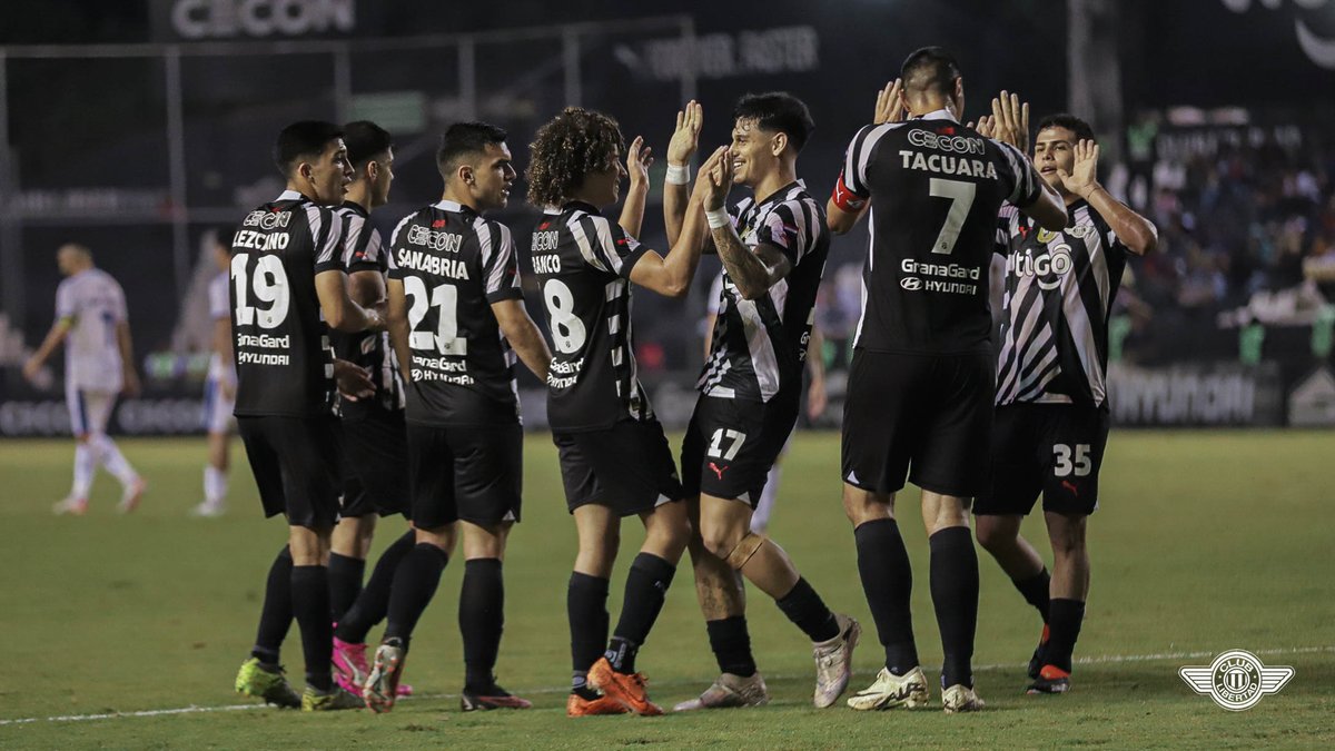 ¡GOLES SON AMORES! 🤩⚽️ Y por partida doble. 📸 Postales del festejo de coche para el primer y segundo tanto del encuentro. #VamosGUMA