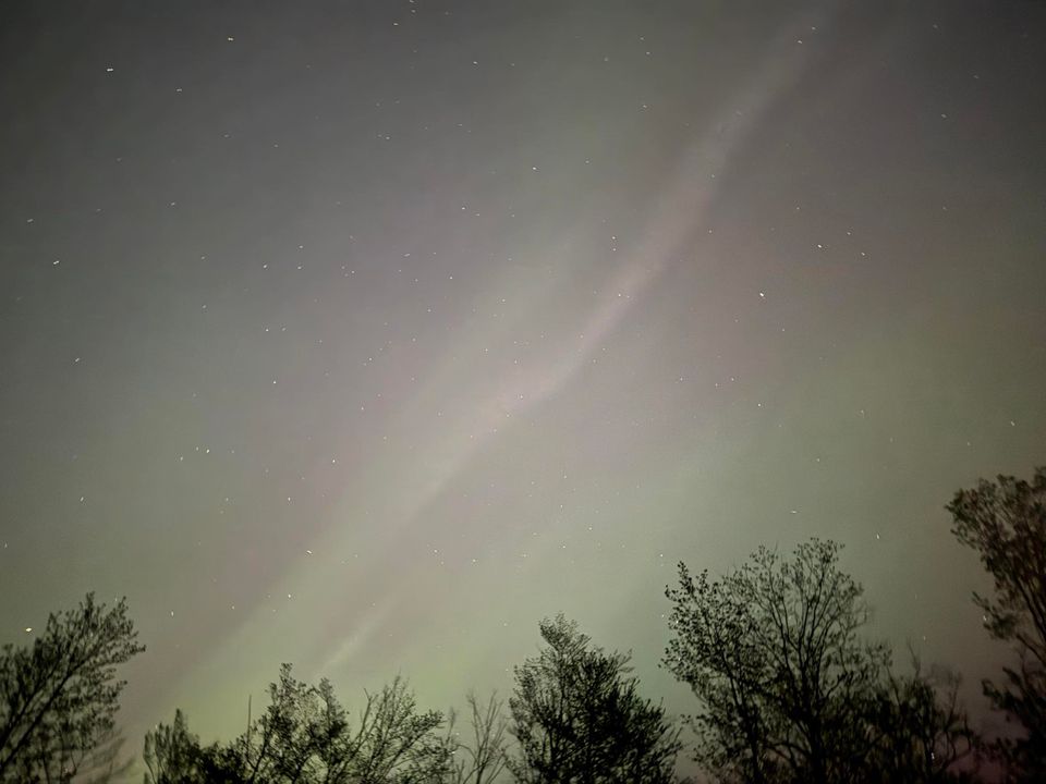 CHECK IT OUT: We're starting to see pictures from viewers of tonight's northern lights! (📷: Anna Pillsbury in Turner) STORY: tinyurl.com/43a65at4