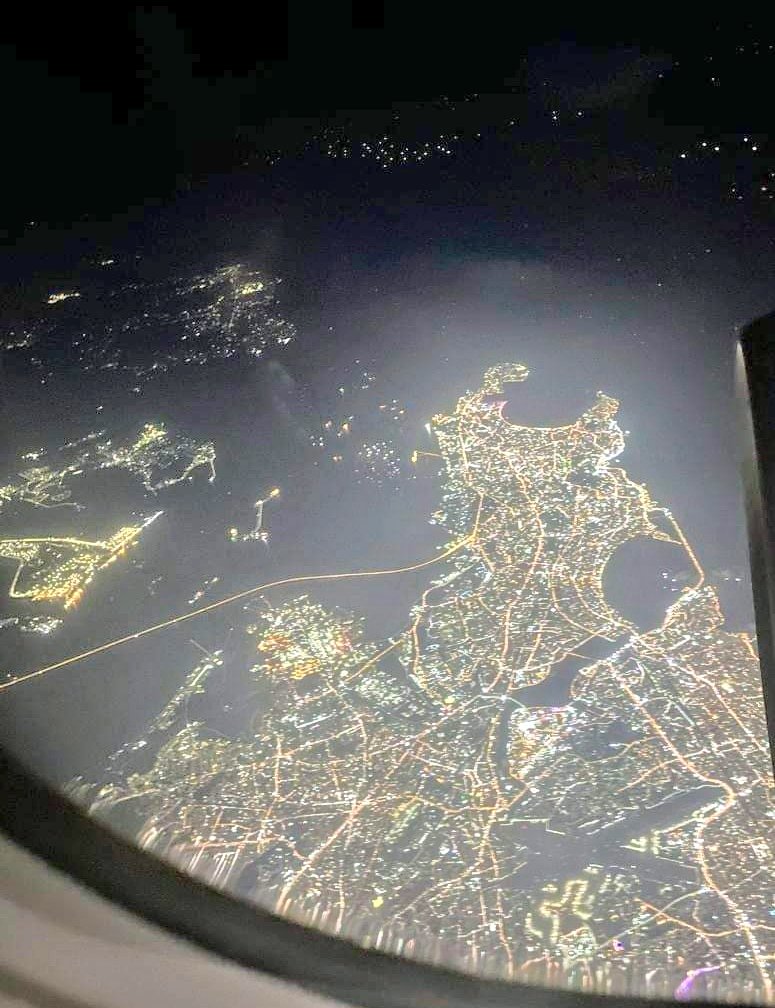 Mumbai last night at 9 pm - Atal Setu, longest sea bridge is clearly visible - Photo taken on a flight by a senior retired railway officer! #Mumbai #AtalSetu