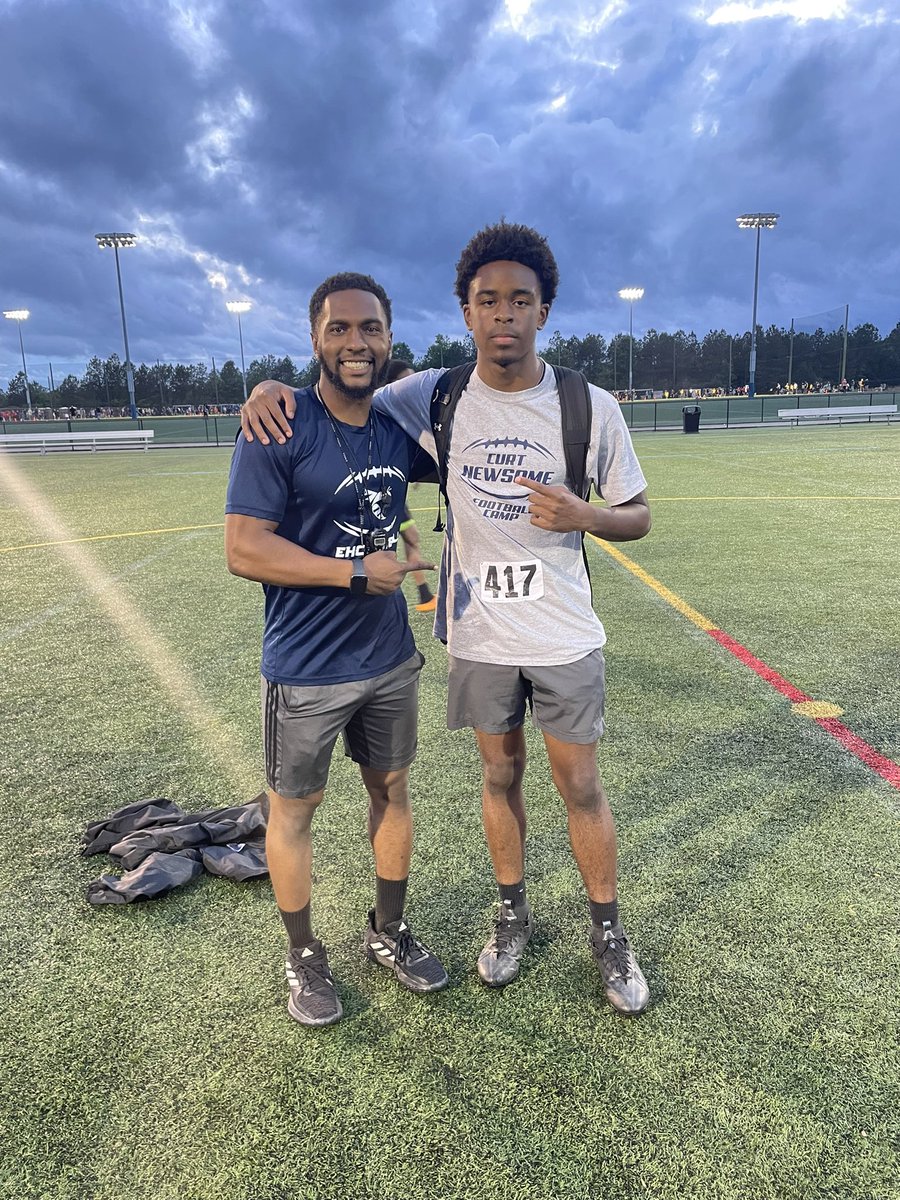 Enjoyed the showcase camp today. Great way to start off the summer with good bumb. Thank you @CoachBuzzo for inviting me to come! Thank you @coachpaschal_ @CoachWalters_ for also working with me. @glenallenfb @_GOT1 @CoachSexton16