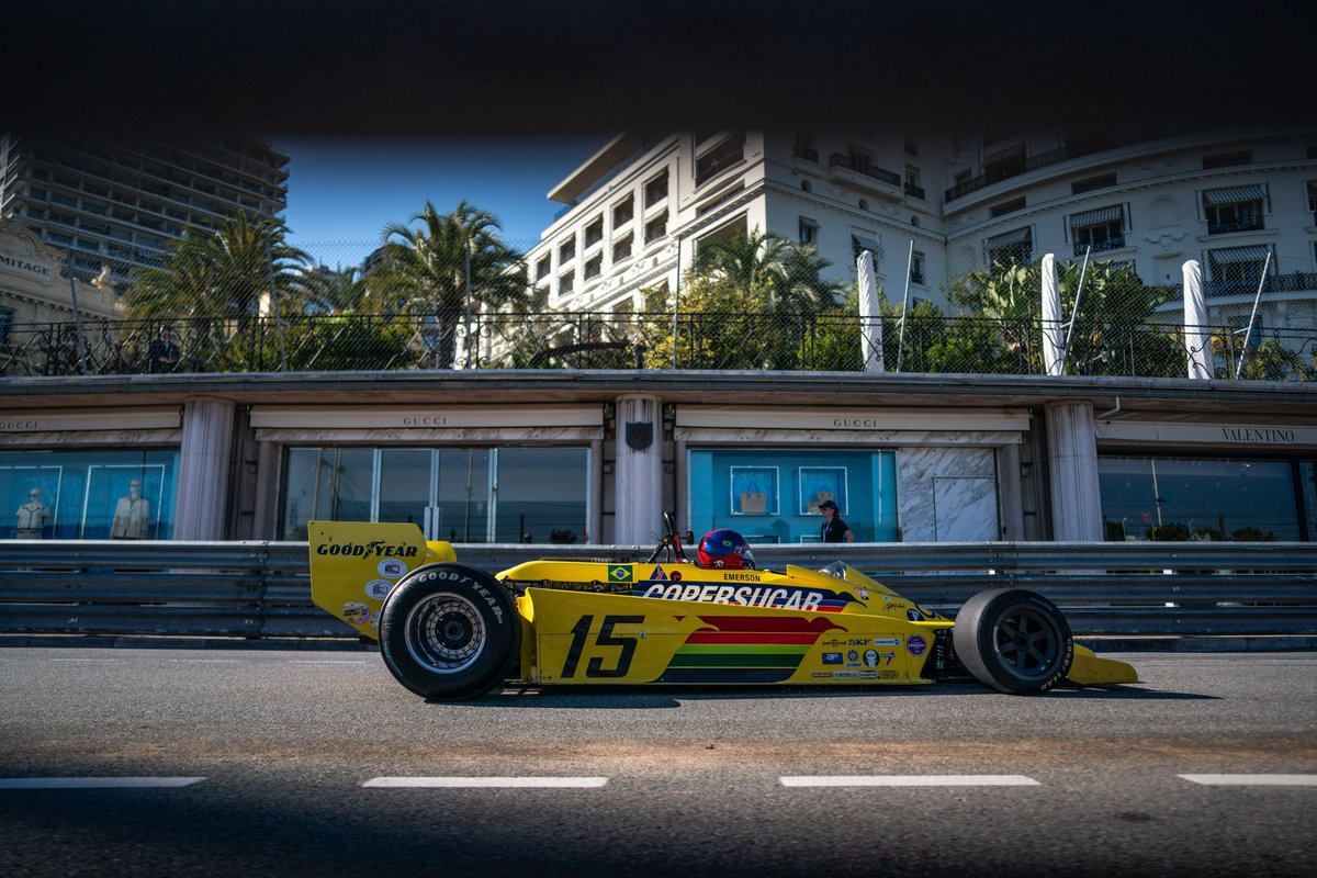 The 3.0-litre #F1 cars are looking stunning in the Monaco sun. The #MonacoHistoric is already providing the glamour we wanted!
📸: @ptrsmmrs