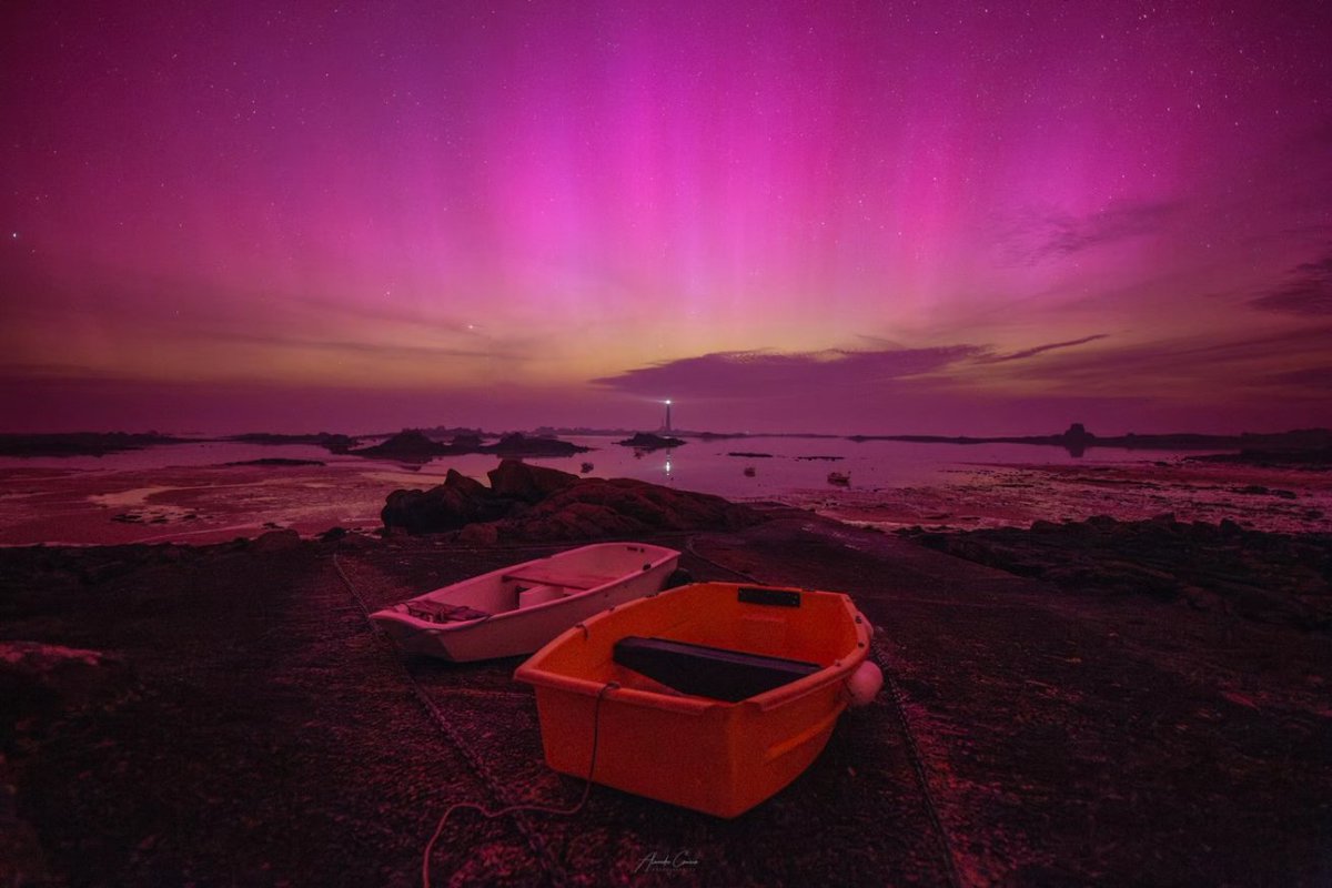 Aurores boréales en France
11 mai 2024, 
Une tempête géomagnétique extrême a impactée la Terre. Il en résulta des aurores boréales visibles à l'oeil nu en France.
Les aurores se sont parées de magnifique couleurs, un festival colorimétrique.
#aurora #AuroraBoreal #Auroraborealis