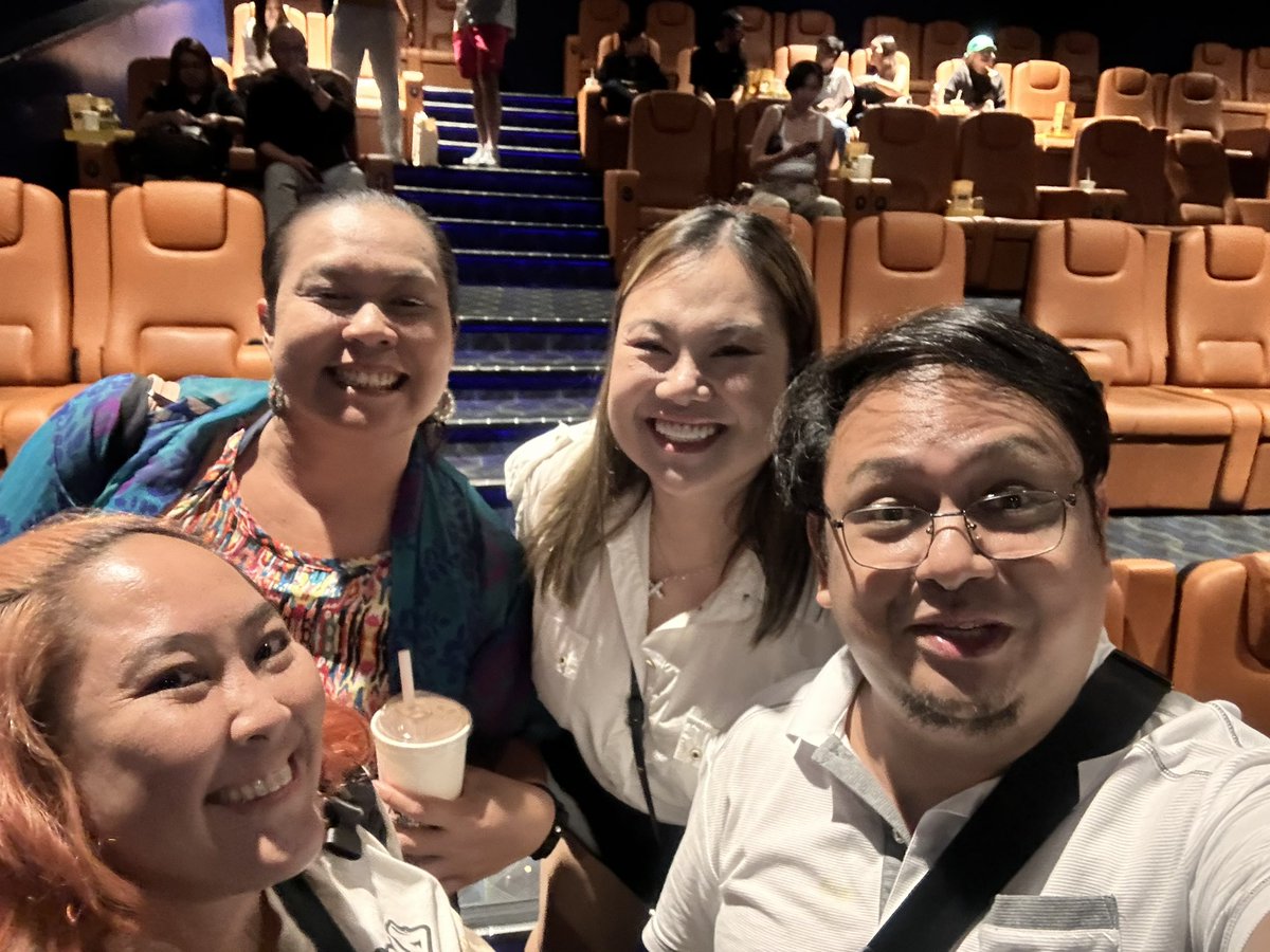 SiJoeSnow's tweet photo. Nakapag-movie date night! A big thanks again #TheMorningRush @20thCenturyPH special mention to @butterbaby30 &amp; @hazelhottie

 @yontefian @chicogarcia @antonvil77 @Juice_Blank @ginoboi @suzy899 nice seeing you all again. #KingdomOfThePlanetOfTheApes #TMRxBNO https://t.co/TAkZl4fp1x