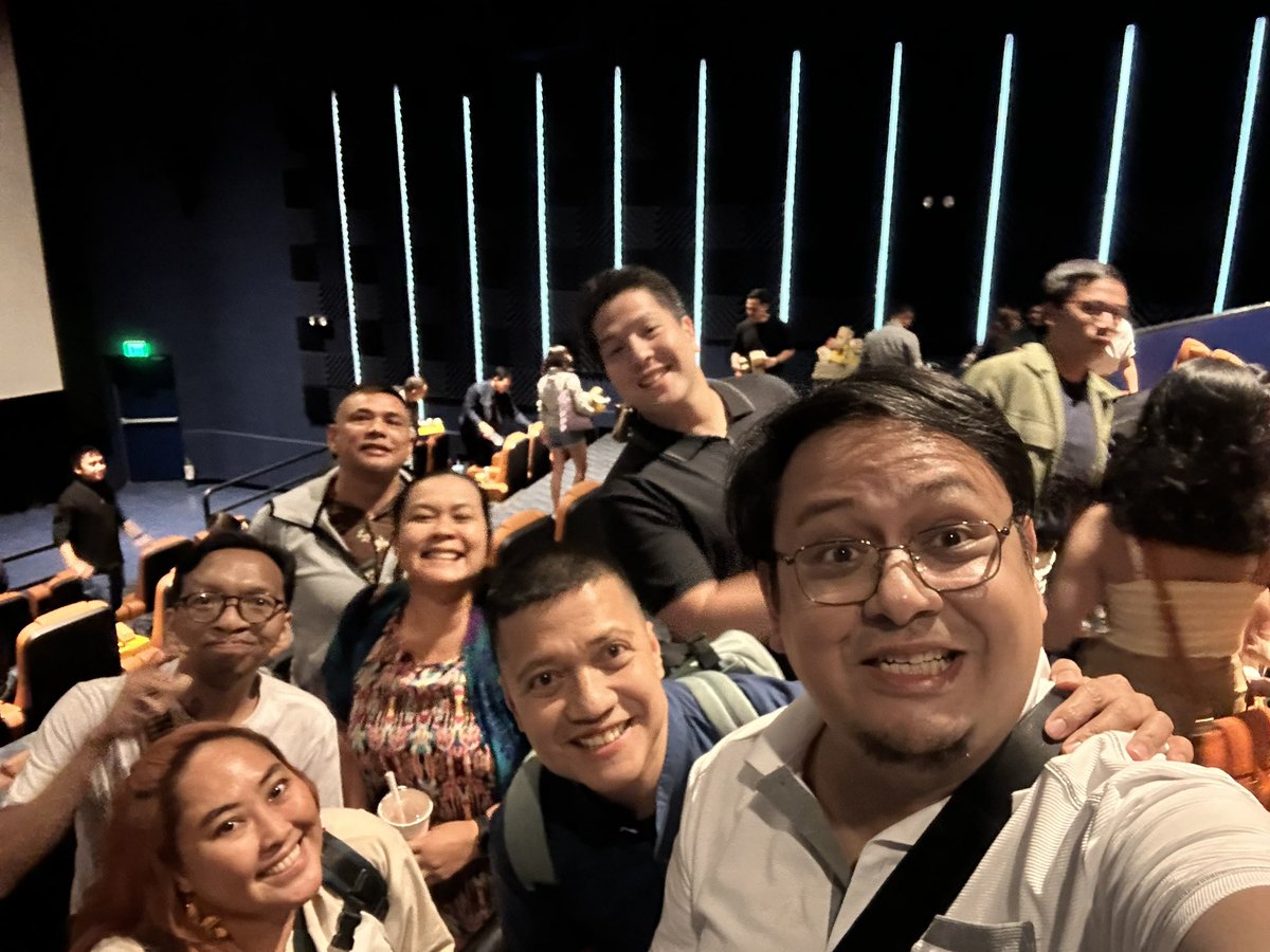SiJoeSnow's tweet photo. Nakapag-movie date night! A big thanks again #TheMorningRush @20thCenturyPH special mention to @butterbaby30 &amp; @hazelhottie

 @yontefian @chicogarcia @antonvil77 @Juice_Blank @ginoboi @suzy899 nice seeing you all again. #KingdomOfThePlanetOfTheApes #TMRxBNO https://t.co/TAkZl4fp1x