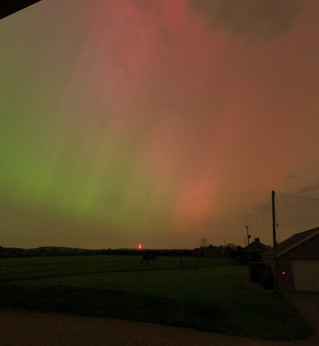 Just WOW! This was last night in Kings Caple looking towards Marcle ridge #aurora #herefordshire #NorthernLights