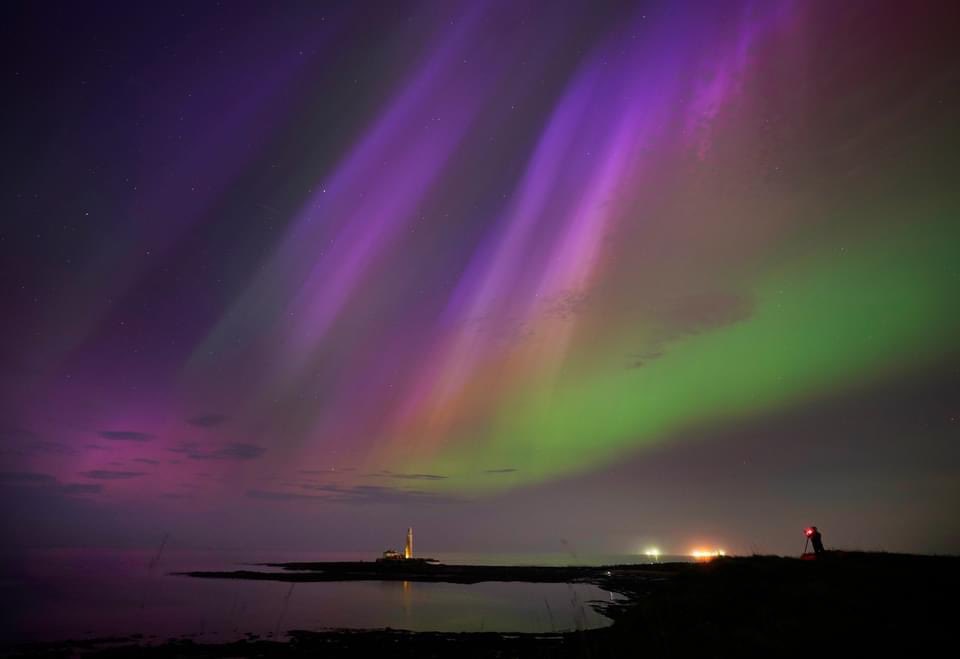 Just wow, been photographing the #NorthernLights for over 10 years and never seen such an amazing display these at St Mary’s Lighthouse UK @ourwhitleybay #Auroraborealis #auroras @PA @StormHour @TamithaSkov @ChronicleLive