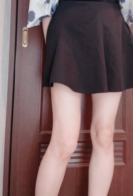 「足 シャツ」のTwitter画像/イラスト(新着)
