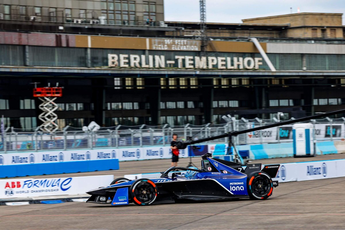 #FormulaE in Berlin: @maxg_official wins 2nd free practice at Tempelhof

e-formula.news/news/formula-e…

#ABBFormulaE @FIAFormulaE @maseratimsg #BerlinEPrix