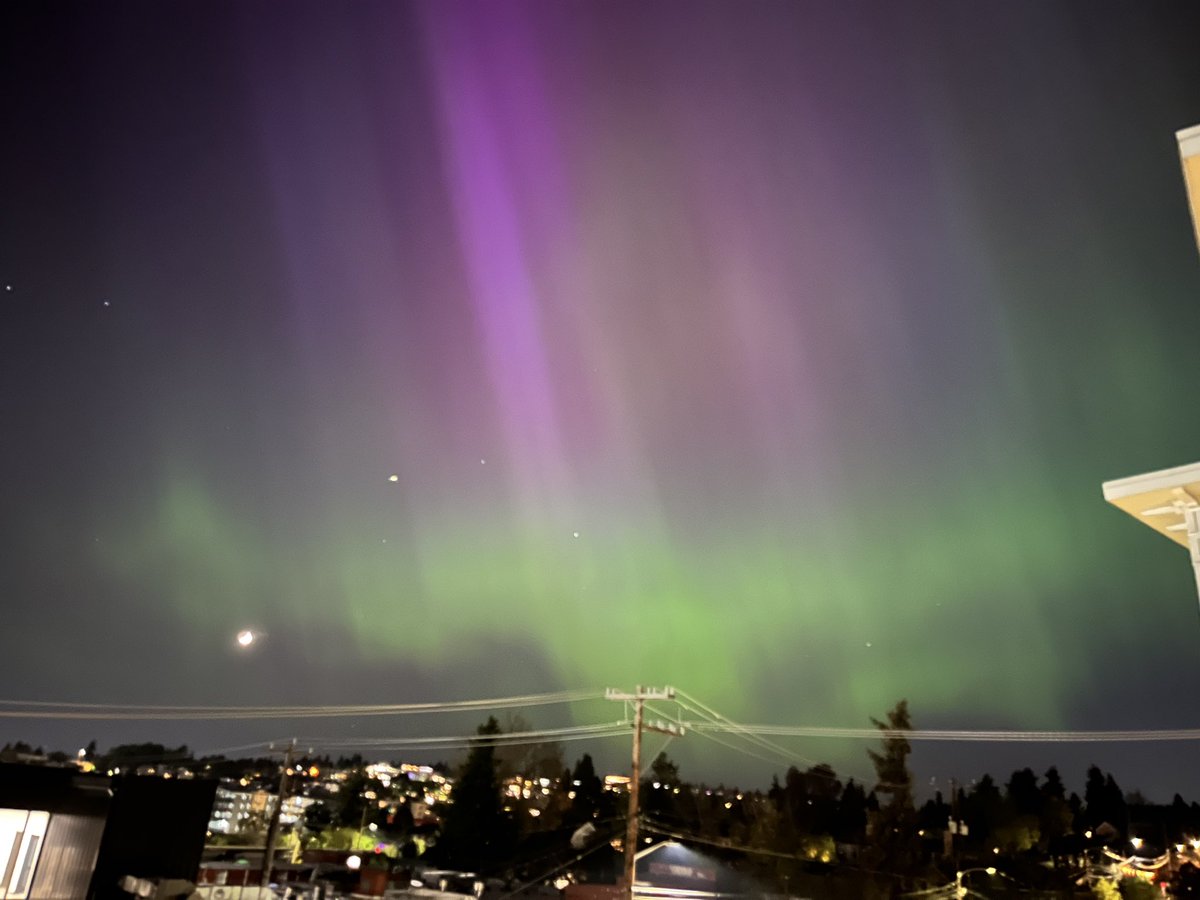 powellplonski's tweet photo. @KSeattleWeather Wallingford https://t.co/qKZThsKFUD