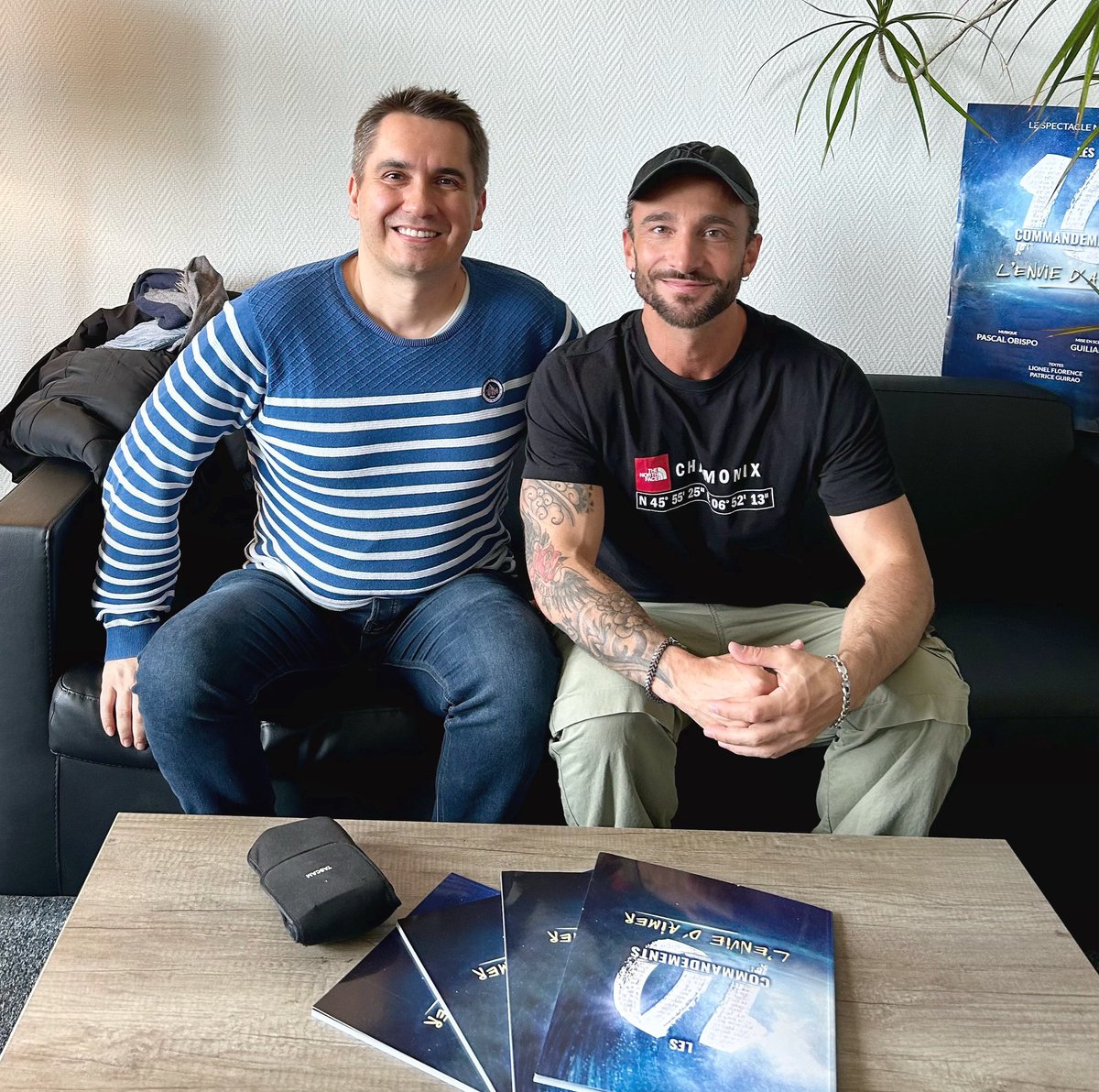 HitStoryLogos's tweet photo. 📣 Week-end spécial @Les10CommOff
Samedi et dimanche, Stéphane aura pour invité l’un des chanteurs de la nouvelle troupe
Premier invité samedi à 10h30 et 19h35 sur @logosfmradio, @benjaminbocconi, qui a repris le rôle principal de Moïse
#DixCommandements
#benjaminbocconi https://t.co/12VNfTiQyk
