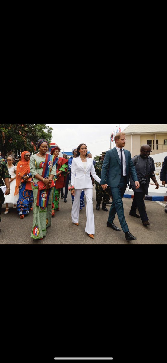 #HarryAndMeghanAreAJoke #43PercentNigerianBringYourBronzer #MeghanAndHarryNeedToHumbleThemselves #MeghanIsAFAKERoyal #HarryandMeghanareHypocrites #MeghanMarkleThinksShesRoyal #SussexSquadLeaderMeghanMarkle #SHUTUPHarry  #SussexsNOTRoyalAnymore #ScamArtistsMegsyBabyAndHarry